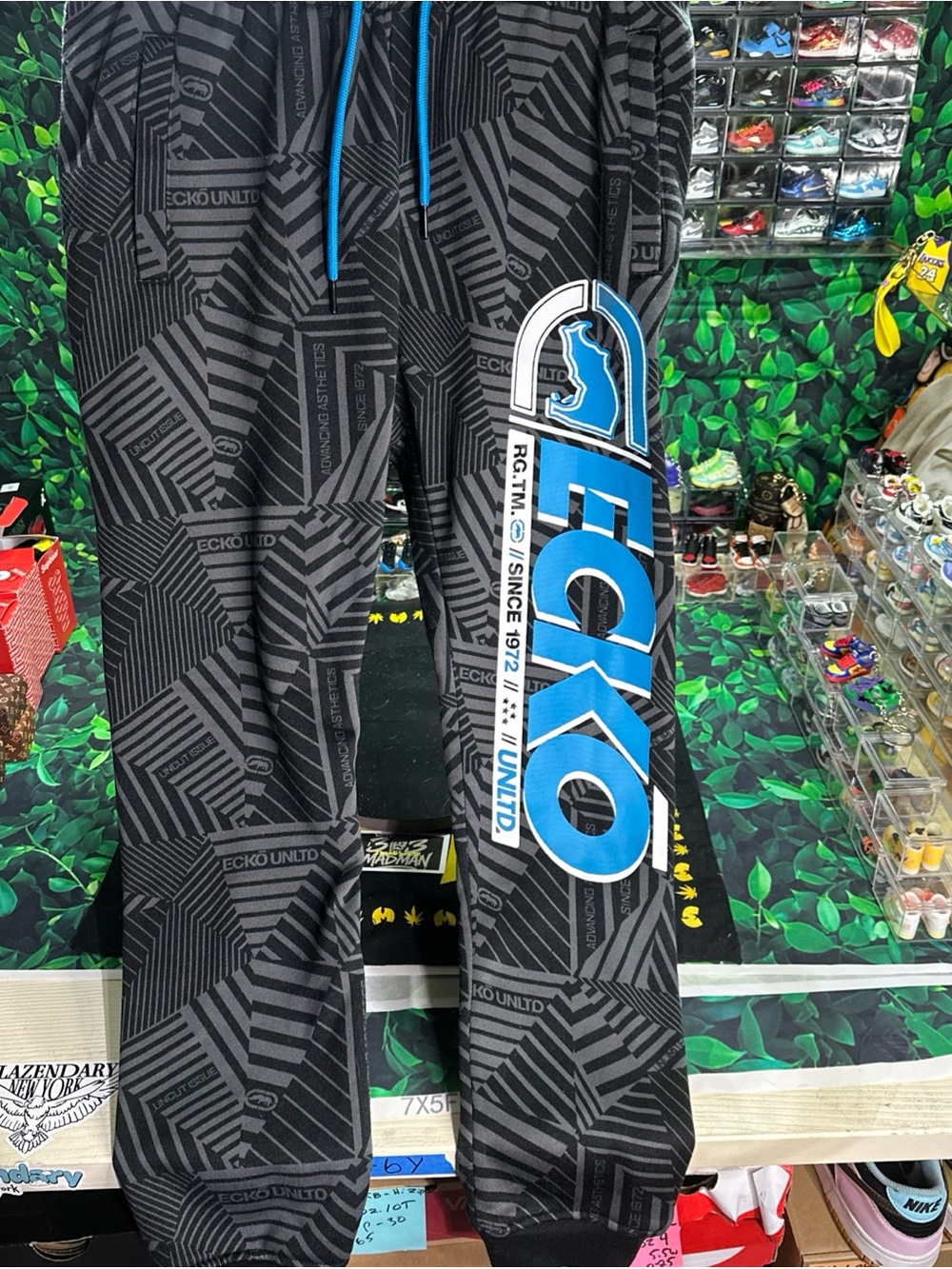 Ecko Men’s Jogger Sweatpants Size Small  NWOT